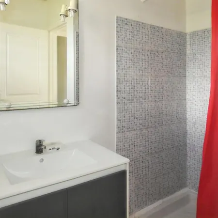 Au Robert + Piscine Holiday home