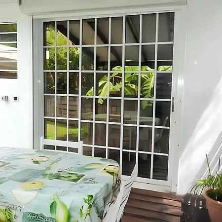 Au Robert + Piscine Holiday home *